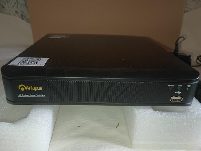 Zestaw 8 kamer, nagrywarka, zasilanie, okablowanie. Okazja!