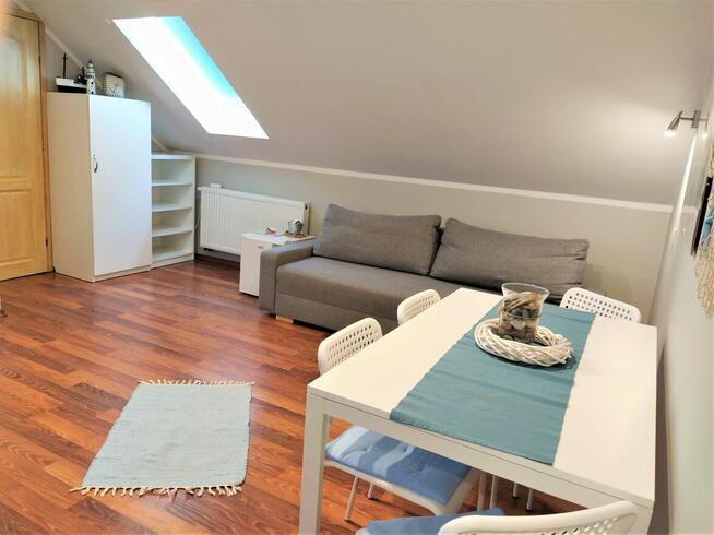 Pokoje z łazienkami i aneksem kuchennym.