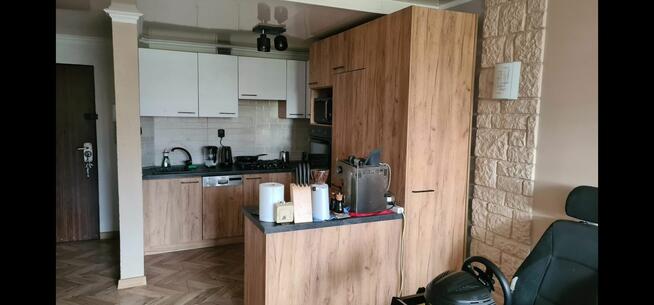 Zamienię mieszkanie 2 pokojowe na 3 lub 4 pokojowe.