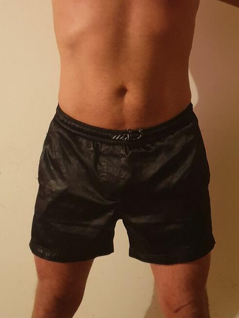 Młodego szczupłego atrakcyjnego zapraszam (max. 25).