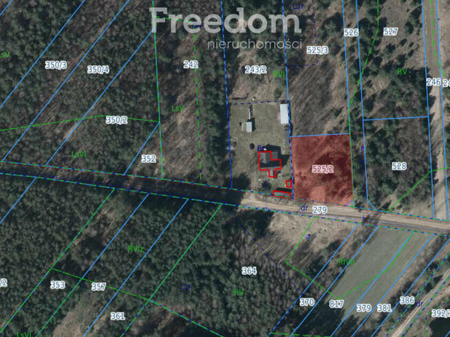 Działka w otoczeniu lasu z rozpoczętą budową