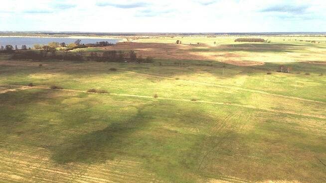 Działka rolna niezabudowana nad jeziorem
