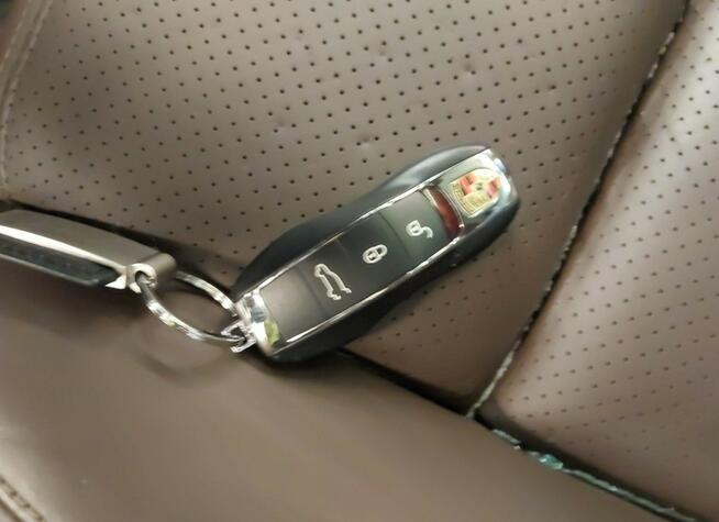 Porsche Cayenne GTS Sport Chrono AWD 3.6l V6