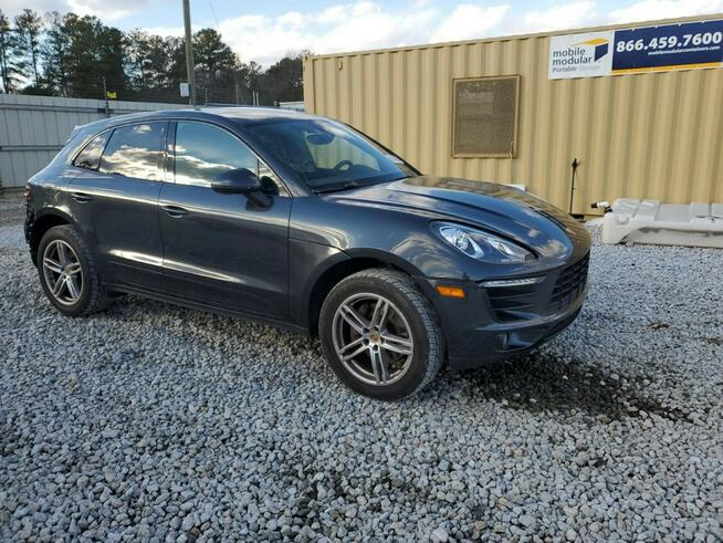 Porsche Macan Sport Chrono Package BOSE 2.0l AWD