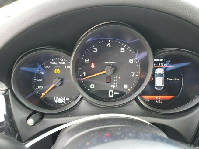 Porsche Macan Sport Chrono Package BOSE 2.0l AWD