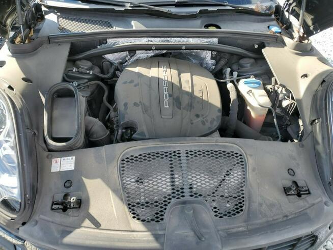 Porsche Macan Sport Chrono Package BOSE 2.0l AWD