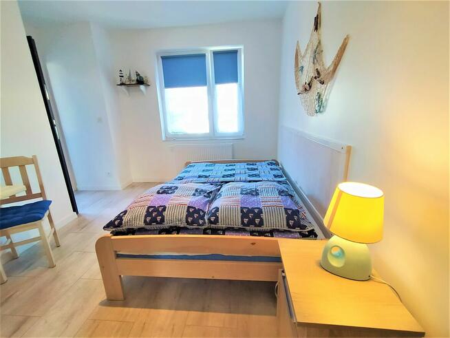 Pokoje z łazienkami aneksem kuchennym.