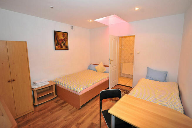 Noclegi Piaseczno pok 2 os. 603-295-725 (15km od Warszawy)