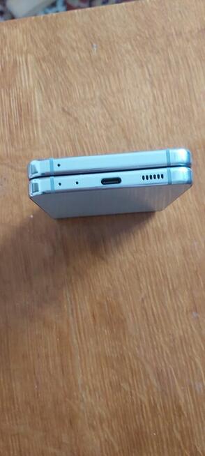 Samsung Galaxy Z Flip5 256 bez obciążeń