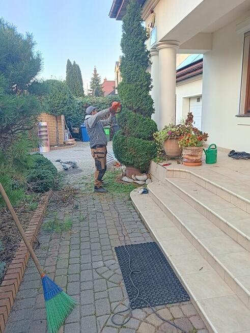 Ogrodnik usługi ODNAWIANIE ogrodu zakładanie trawnika