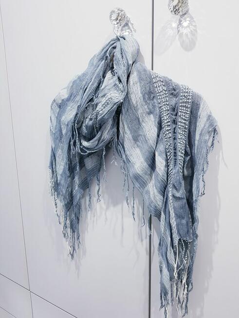 Długi damski mięciutki szalik