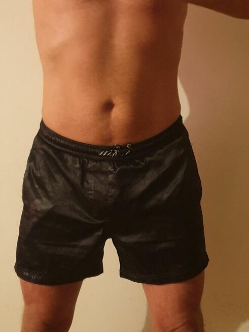 Młodego szczupłego atrakcyjnego zapraszam (max. 25).