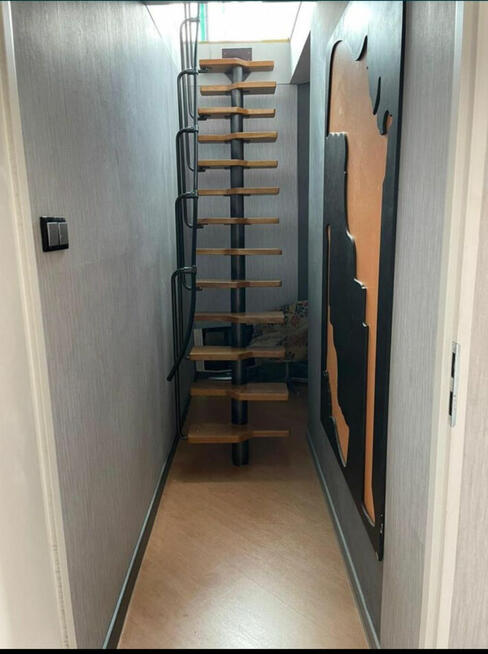 Zamienię mieszkanie dwupoziomowe na dwa mniejsze