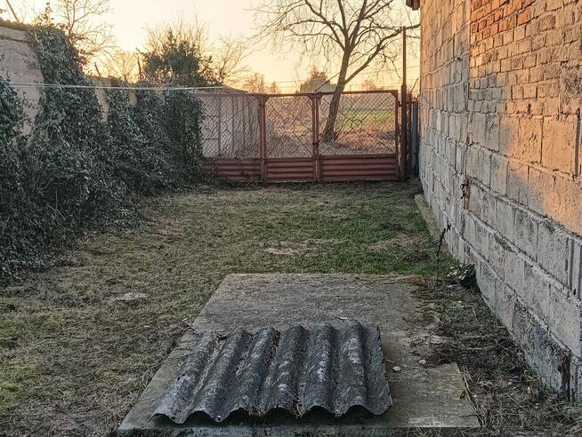 Sprzedam dom wraz z budynkami gospodarczymi i działka. rolny