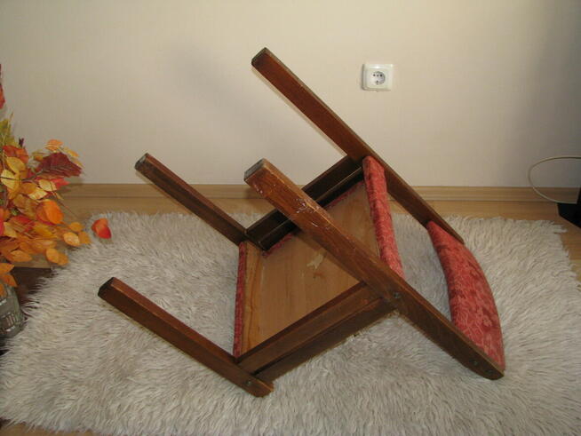 Solidne, drewniane krzesło tapicerowane PRL, Zamojskie FM