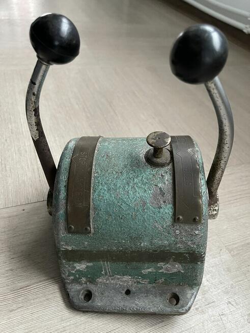 MANETKA DWUDŹWIGNIOWA