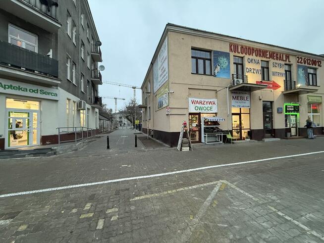 Plac - ul. Grochowskiej 332 róg Bliskiej o pow. 200 m2