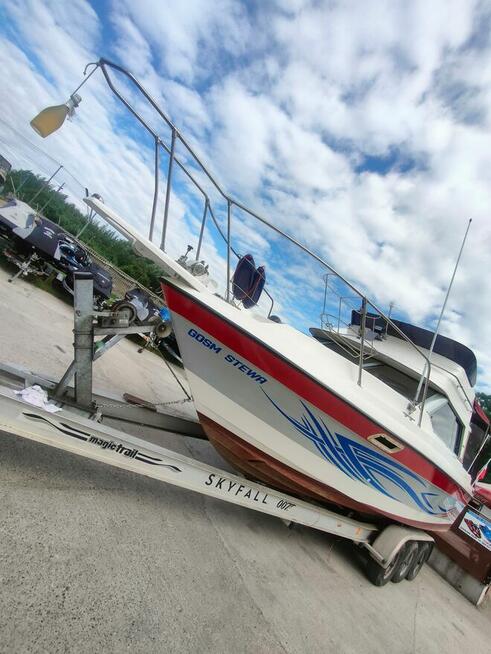 Łódż Motorowodna Bayliner 2556