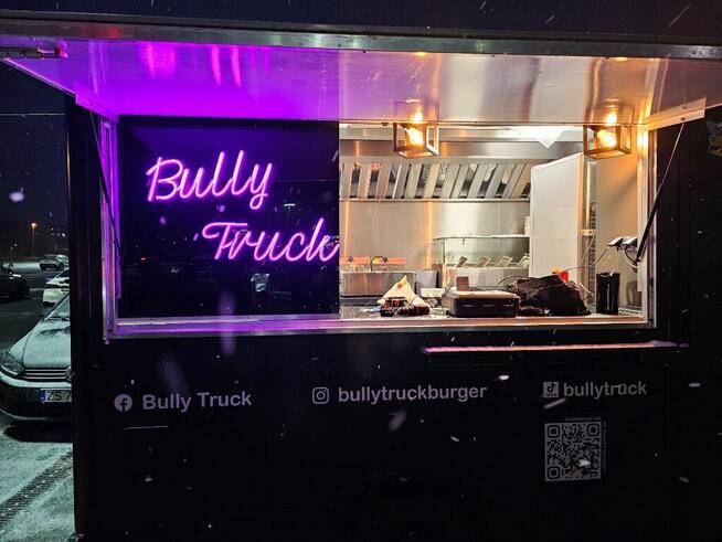 Spersonalizowane neony LED – Twój unikalny styl!