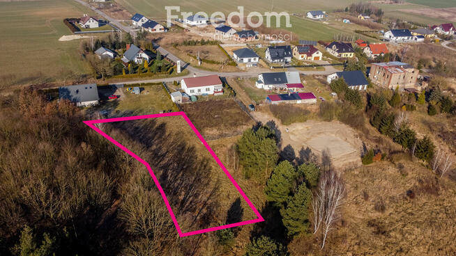 Działka z widokiem na jezioro w ciszy i spokoju