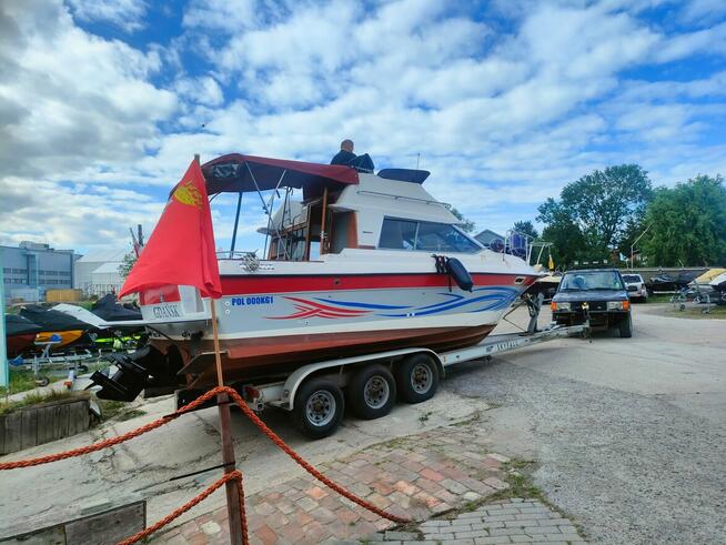 Łódż Motorowodna Bayliner 2556