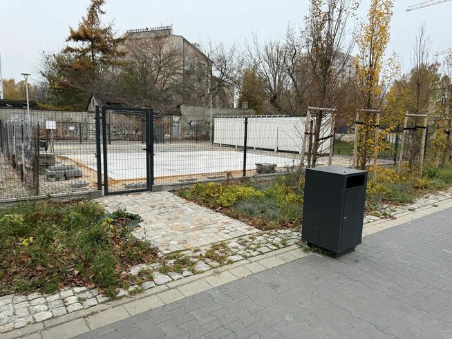 Plac - ul. Grochowskiej 332 róg Bliskiej o pow. 200 m2