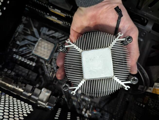 Naprawa Komputerów i laptopów | Usługi informatyczne