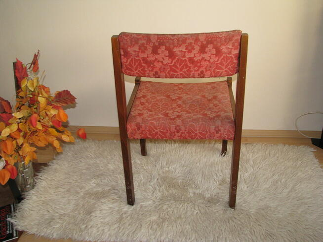 Solidne, drewniane krzesło tapicerowane PRL, Zamojskie FM