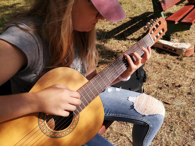 LATO 2025 - MŁODZIEŻOWY OBÓZ GITAROWY W CZAPLINKU 12-18 LAT