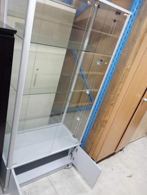 Regał witryna szklona stojąca regały witryny szklone do domu