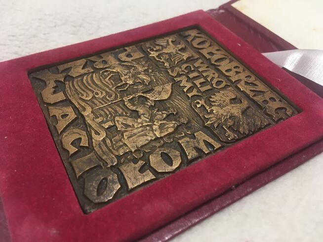 Emblemat odznaka PRL Kołobrzeg Wróciliśmy Przyjaciołom