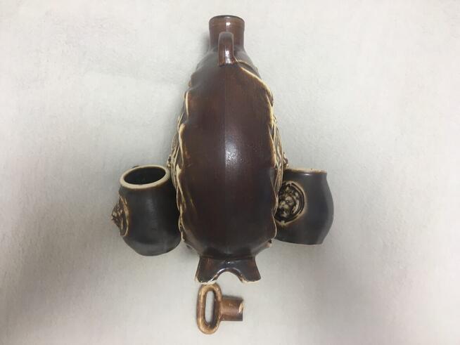 Stary bukłak karafka Lew porcelit kamionka i gratis