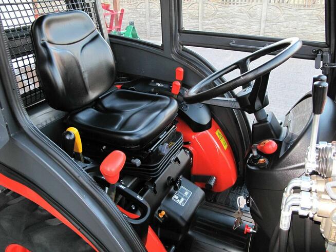 Mini Traktorek B1181 4X4 18KM Wspomaganie Mały Ogrodniczy