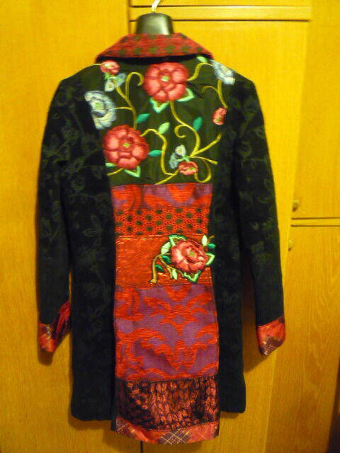 Damski płaszcz firmy Dezigual rozmiar 44