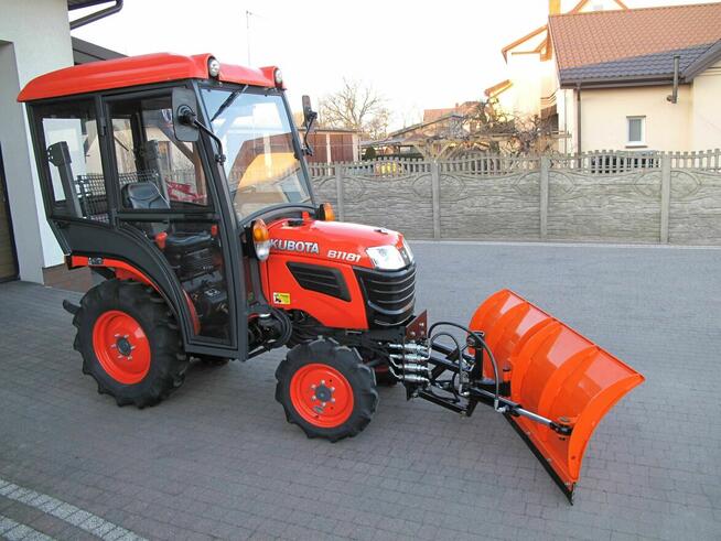 Mini Traktorek B1181 4X4 18KM Wspomaganie Mały Ogrodniczy