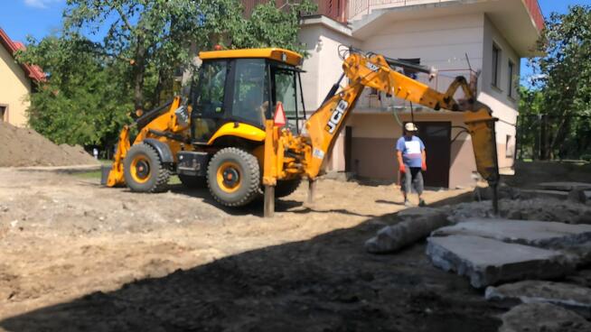 Usługi Koparką Koparko ładowarką