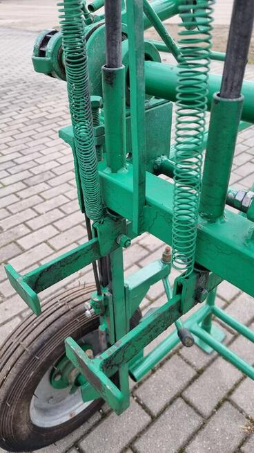 Pustaczarka S82 wózek forma bloczki stół KARKON