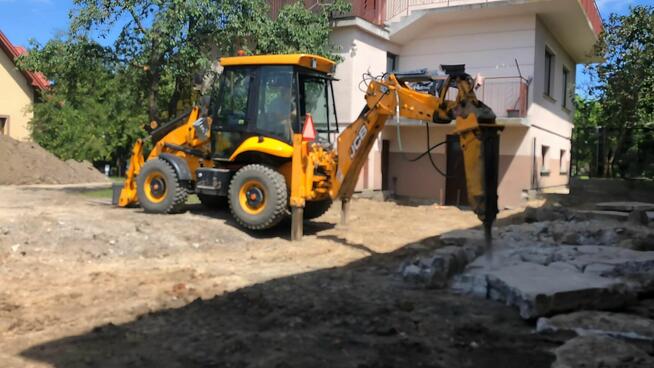 Usługi Koparką Koparko ładowarką