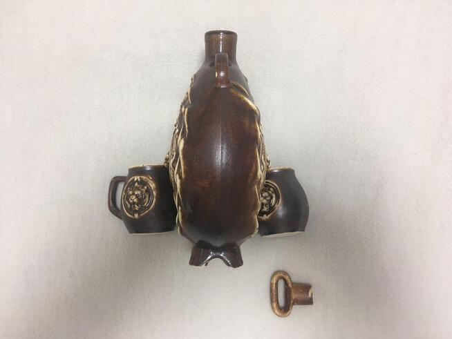 Stary bukłak karafka Lew porcelit kamionka i gratis