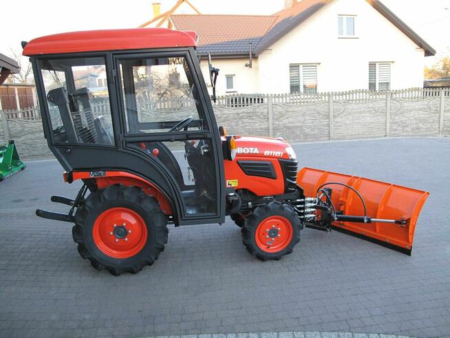 Mini Traktorek B1181 4X4 18KM Wspomaganie Mały Ogrodniczy