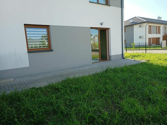 Narożne z ogródkiem, bezczynszowe,2 m. parkingowe