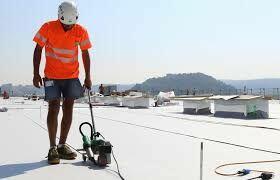 Sprzedaż wynajem usługi zgrzewanie pokryć dachowych Leister