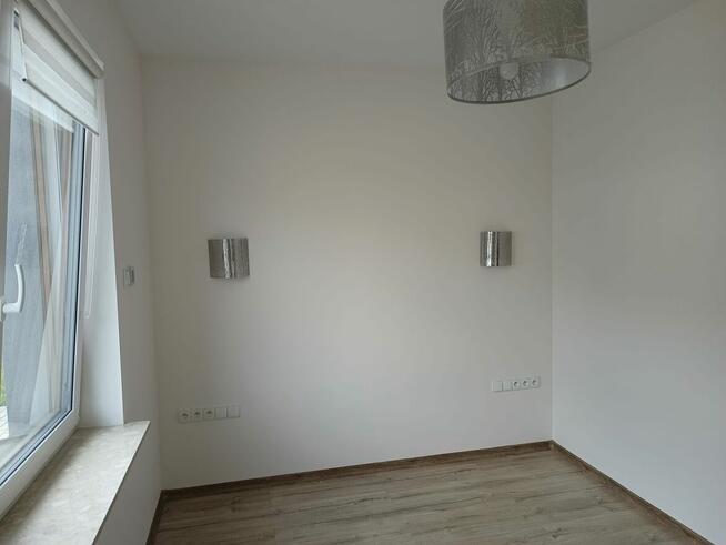 Narożne z ogródkiem, bezczynszowe,2 m. parkingowe