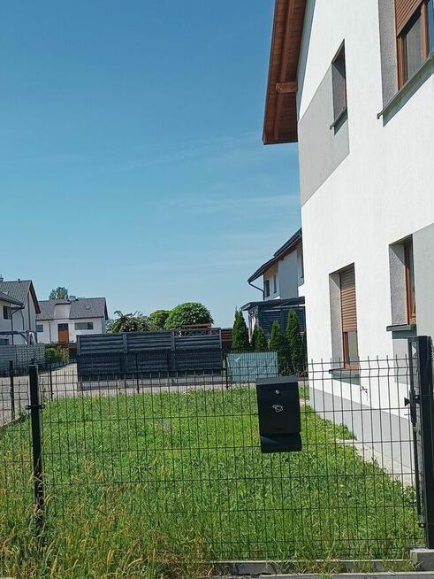 Narożne z ogródkiem, bezczynszowe,2 m. parkingowe