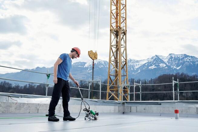 Leister Uniroof ST Zgrzewarka samojezdna do membran