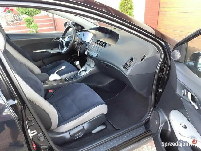 Honda Civic VIII 2.2i-CTDi Executive