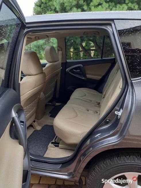 Toyota RAV 4 III 2.2 D-4D Prestige NAVI