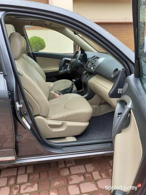 Toyota RAV 4 III 2.2 D-4D Prestige NAVI