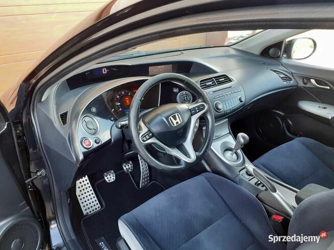 Honda Civic VIII 2.2i-CTDi Executive