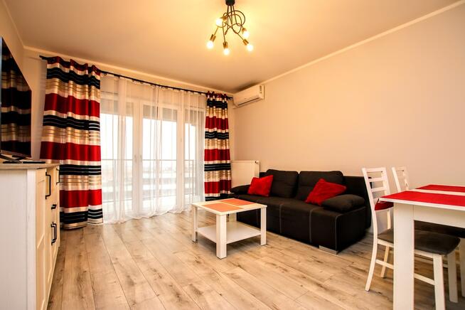 Capital Tower, z balkonem, z klimatyzacją